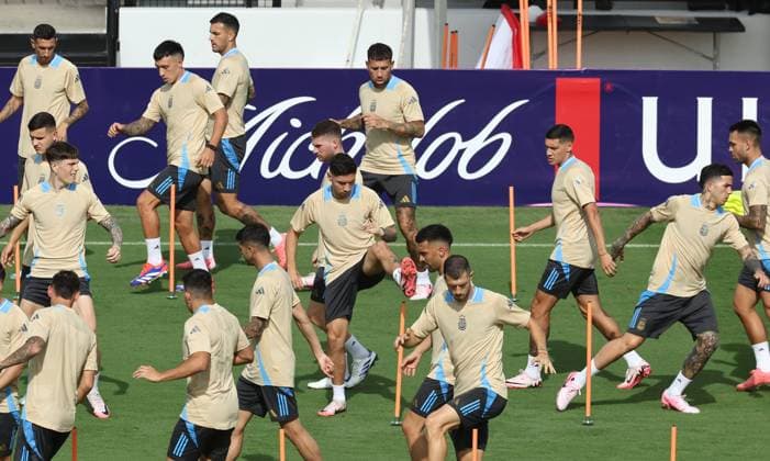 Argentina™s players take part in a training session ahead the match against Canada for the Copa America USA 2024, group A, group stage, at Kennesaw University Sports Field, near Atlanta city, on June 19, 2024 KENNESAW UNITED STATES Copyright: xALEJANDROxPAGNIx