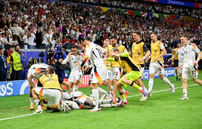 Cheering D around Niclas FUELLKRUG Füllkrug GER after his goal for 1 1, f r Florian WIRTZ GER , Waldemar ANTON GER , Robin KOCH GER , Deniz UNDAV GER , Leroy SANE GER , Jamal MUSIALA GER , Preliminary Round 3 Matchday, Group A, Match M25, Switzerland SUI Germany GER , on 23 06 2024 in Frankfurt Germany European Football Championship 2024 from 14 06 14 07 2024 in Germany Â