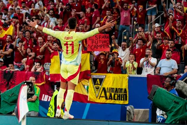 UEFA EURO 2024 Albania Spain 24 06 2024 Ferran Torres Spain, 11 cheers after his goal UEFA EURO 2024 Albania Spain Arena Düsseldorf, Düsseldorf, on 24 06 2024 Copyright: xBEAUTIFULxSPORTS Meuselx