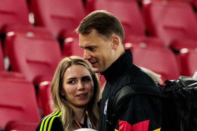 UEFA EURO 2024 Spain Germany 05 07 2024 Manuel Neuer Germany, 1 with Ms. Anika Bissel UEFA EURO 2024 Spain Germany Stuttgart Arena, Stuttgart on 05 07 2024 Copyright: xBEAUTIFULxSPORTS Wunderlx