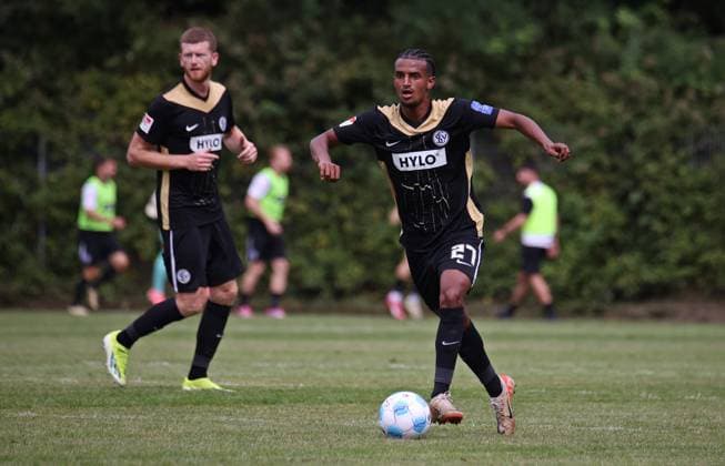 05 07 2024, Football, Men, Test match, Season 2024 2025, SV 07 Elversberg FC Swift Hesperingen, Filimon Gerezgiher SV 07 Elversberg on the ball Friedrichsthal Sportanlage am Franzschacht Saarland Germany EN Copyright: xFabianxKleerx