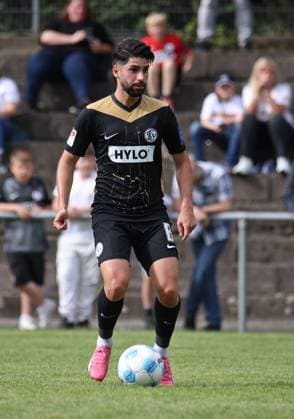 05 07 2024, Football, Men, Test match, Season 2024 2025, SV 07 Elversberg FC Swift Hesperingen, Semih Sahin SV 07 Elversberg on the ball Friedrichsthal Sportanlage am Franzschacht Saarland Germany DE Copyright: xFabianxKleerx