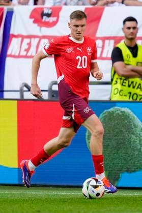 Michel Aebischer (Switzerland) controls the ball, UEFA EURO, EM, Europameisterschaft,Fussball 2024 - Quarter-final, England vs Switzerland, Arena Dusseldorf, July 6, 2024, Dusseldorf, Germany.