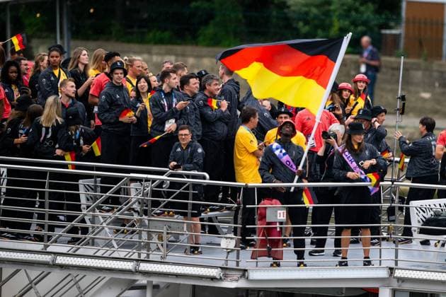 240726 Athletes and flag bearers Dennis Schroder and Anna Maria Wagner of Germany during the Opening Ceremony of the Paris 2024 Olympic Games on July 26, 2024 in Paris Photo Johanna Säll BILDBYRAN kod JL LT0642 olympic games olympics os ol olympiska spelen olympiske leker paris 2024 paris os paris ol bbeng invigning invigningsceremoni opening ceremony apningsseremoni  Copyright: JOHANNAxSÄLL BB240726ZC019
