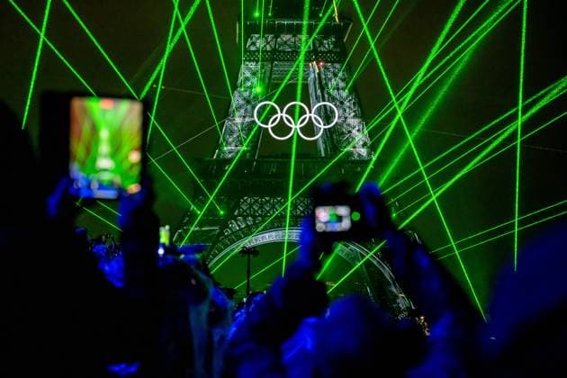 240726 Laser show from the Eiffel tower during the Opening Ceremony of the Paris 2024 Olympic Games on July 26, 2024 in Paris Photo Vegard Grott BILDBYRAN code VG LT0642 olympic games olympics os ol olympiska spelen olympiske leker paris 2024 paris os paris ol bbeng invigning invigningsceremoni opening ceremony apningsseremoni  Copyright: VEGARDxGRoTT BB240726VG053