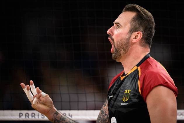 27 07 2024, Paris, Arena Paris South Volleyball, Olympic Games, preliminary round, Germany GER vs Japan JPN Georg Grozer 9 GER complains emotionally