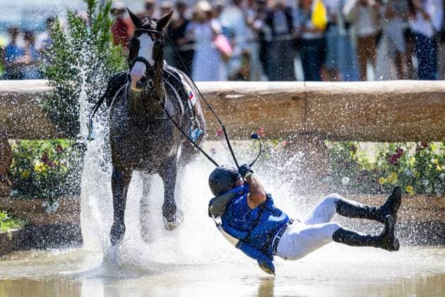 240728 Ronald Zabala G of Ecuador with horse Forever Young Wundermaske competes in equestrian eventing cross country team and individual during day 2 of the Paris 2024 Olympic Games on July 28, 2024 in Paris Photo Maxim Thore BILDBYRAN kod MT MT0628 ridsport equestrian olympic games olympics os ol olympiska spelen olympiske leker paris 2024 paris os paris ol 2 bbeng fälttävlan individuell team lag  Copyright: MAXIMxTHORE BB240728MT019