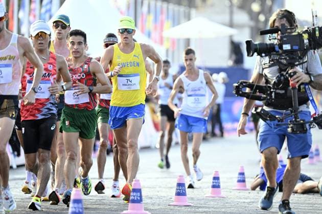 Perseus Karlström (74) of Sweden competes during men s 20km race walk in athletics at the Paris Summer Olympic Games, Olympische Spiele, Olympia, OS in Trocadero on August 1, 2024. Paris France LKFTJK20240801094421KRTW  Copyright: xHeikkixSaukkomaax LKFTJK20240801094421KRTW