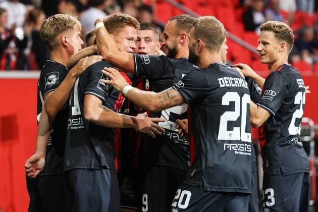 3 Liga FC Ingolstadt 04 SV Waldhof Mannheim Goal Cheer Goal Sebastian Grönning 11, FCI 2 0 with Mladen Cvjetinovic 19, FCI Dennis Borkowski 7, FCI Max Dittgen 10, FCI Max Plath 14 FCI Simon Lorenz 32, FCI Yannick Deichmann 20, FCI Moritz Seiffert 23, FCI 3 Liga FC Ingolstadt 04 Season 2024 2025 SV Waldhof Mannheim