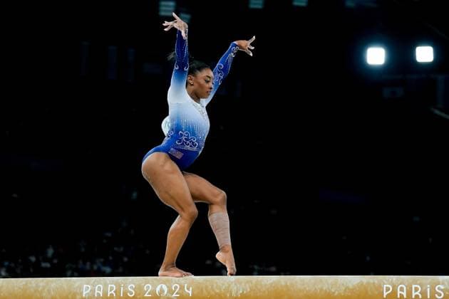 PARIS, FRANCE AUGUST 5 Simone Biles of United States during the Women s Balance Beam Final on day ten of the Olympic Games Paris 2024 at Bercy Arena on August 5, 2024 in Paris, France Paris Bercy Arena France Copyright: xJustPictures.ch DanielaxPorcellix jp-en-EuSpIm-20240805-_DP20318L
