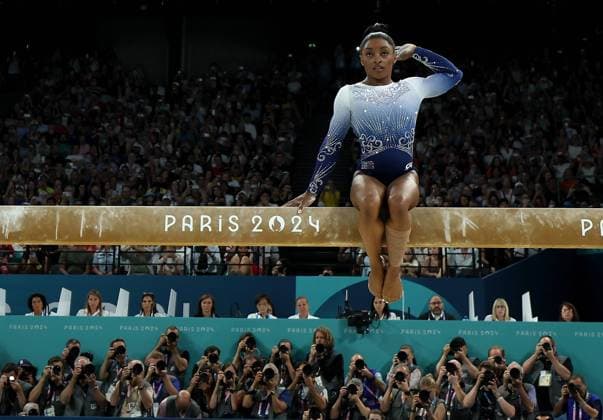Sport Bilder des Tages (240805) -- PARIS, Aug. 5, 2024 -- Simone Biles of the United States competes during the women s balance beam final of artistic gymnastics at the Paris 2024 Olympic Games, Olympische Spiele, Olympia, OS in Paris, France, Aug. 5, 2024. ) (PARIS2024) FRANCE-PARIS-OLY-ARTISTIC GYMNASTICS CaoxCan 