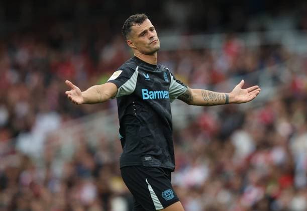 Sport Bilder des Tages - Arsenal v Bayer 04 Leverkusen, Pre Season Friendly, Emirates Stadium, London, UK - 7th August 2024. Granit Xhaka of Bayer 04 Leverkusen looks frustrated, disappointed & dejected. - Arsenal v Bayer 04 Leverkusen, Pre Season Friendly, Emirates Stadium, London, UK - 7th August 2024. London Emirates Stadium UK Copyright: xDanxWeirx CP_Arsenal_Bayer_04_Leverkusen_08