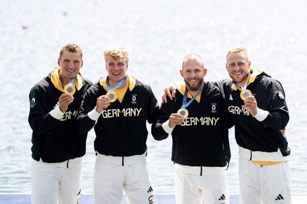 RENDSCHMIDT Max, LEMKE Max, SCHOPF Jacob, LIEBSCHER LUCZ Tom Germany, Kayak foursome men, 500 meters cheering on the podium at the award ceremony for the victory and the gold medal, FRA, Olympic Games Paris 2024, Canoe Sprint, 08 08 2024 FRA, Olympic Games Paris 2024, Canoe Sprint, 08 08 2024 Vaires sur Marne Copyright: xEibner-Pressefoto Memmlerx EP_MMR