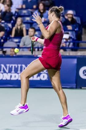August 9, 2024, Toronto, Ontario, Canada: ARYNA SABALENKA of Belarus is seen in action against KATIE BOULTER of The United Kingdom during WomenÃ¢â‚¬â ¢s Singles Round 3 action at the 2024 National Bank Open at Sobeys Stadium in Toronto, Ontario. Toronto Canada - ZUMAt160 20240809_zip_t160_019 Copyright: xMathewxTsangx
