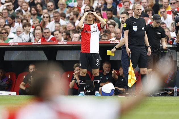 ROTTERDAM - Ayase Ueda of Feyenoord during the Dutch Eredivisie match between Feyenoord and Willem II at Feyenoord Stadion de Kuip on August 10, 2024 in Rotterdam, Netherlands. ANP MAURICE VAN STEEN Dutch Eredivisie 2024 25 xVIxANPxSportx xxANPxIVx 505698723 originalFilename: 505698723