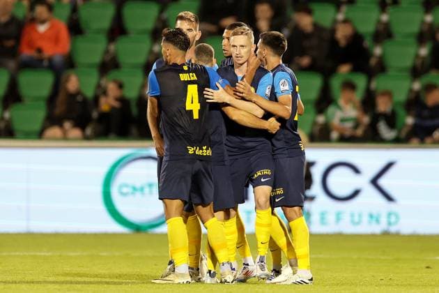 UEFA Europa League Third Qualifying Round Second Leg, Tallaght Stadium, Dublin 15 8 2024 Shamrock Rovers vs Celje Celje s Å½an KarniÄnik celebrates scoring a goal with teammates Å½an KarniÄnik celebrates scoring a goal with teammates 15 8 2024  Copyright: x INPHO LaszloxGeczox LG_002765