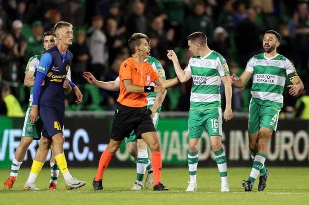 UEFA Europa League Third Qualifying Round Second Leg, Tallaght Stadium, Dublin 15 8 2024 Shamrock Rovers vs Celje Tempers flare between Celje s Armandas KuÄys and Shamrock Rovers Gary O Neill after the final whistle Tempers flare between Armandas KuÄys and Gary O Neill after the final whistle 15 8 2024  Copyright: x INPHO LaszloxGeczox LG_003951