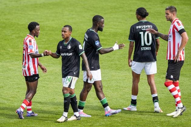 Eredivisie: Sparta Rotterdam v Feyenoord Rotterdam - Djevencio van der Kust of Sparta Rotterdam, Igor Paixao of Feyenoord, Lutsharel Geertruida of Feyenoord, Calvin Stengs of Feyenoord, Mike Eerdhuijzen of Sparta Rotterdam during the third match of the Eredivisie season 2024 2025. The match is set between Sparta Rotterdam and Feyenoord at Het Kasteel on 25 August 2024 in Rotterdam, The Netherlands. Copyright: xTomxBodex