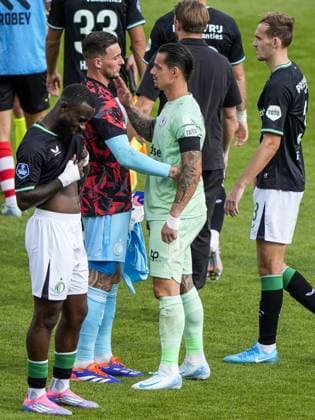 Eredivisie: Sparta Rotterdam v Feyenoord Rotterdam - Feyenoord keeper Justin Bijlow, Sparta Rotterdam keeper Nick Olij during the third match of the Eredivisie season 2024 2025. The match is set between Sparta Rotterdam and Feyenoord at Het Kasteel on 25 August 2024 in Rotterdam, The Netherlands. Copyright: xTomxBodex