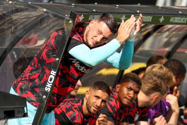 2024-08-25 Sparta Rotterdam v Feyenoord - Dutch Eredivisie ROTTERDAM, NETHERLANDS - AUGUST 25: Goalkeeper Justin Bijlow of Feyenoord applauds for the fans during the Dutch Eredivisie match between Sparta Rotterdam and Feyenoord at Sparta-stadion Het Kasteel on August 25, 2024 in Rotterdam, Netherlands. (Photo by Hans van der Valk BSR Agency) Rotterdam Netherlands Content not available for redistribution in The Netherlands directly or indirectly through any third parties. Copyright: xBSRxAgencyx