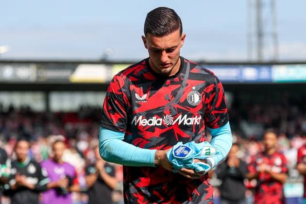2024-08-25 Sparta Rotterdam v Feyenoord - Dutch Eredivisie ROTTERDAM, NETHERLANDS - AUGUST 25: Goalkeeper Justin Bijlow of Feyenoord is emotional during is goodbye to the supporters of Feyenoord during the Dutch Eredivisie match between Sparta Rotterdam and Feyenoord at Sparta-stadion Het Kasteel on August 25, 2024 in Rotterdam, Netherlands. (Photo by Hans van der Valk BSR Agency) Rotterdam Netherlands Content not available for redistribution in The Netherlands directly or indirectly through any third parties. Copyright: xBSRxAgencyx