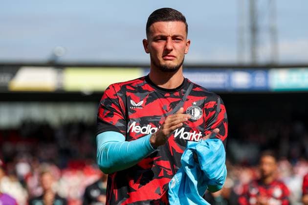2024-08-25 Sparta Rotterdam v Feyenoord - Dutch Eredivisie ROTTERDAM, NETHERLANDS - AUGUST 25: Goalkeeper Justin Bijlow of Feyenoord is emotional during is goodbye to the supporters of Feyenoord during the Dutch Eredivisie match between Sparta Rotterdam and Feyenoord at Sparta-stadion Het Kasteel on August 25, 2024 in Rotterdam, Netherlands. (Photo by Hans van der Valk BSR Agency) Rotterdam Netherlands Content not available for redistribution in The Netherlands directly or indirectly through any third parties. Copyright: xBSRxAgencyx