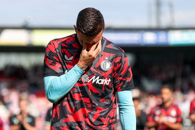 2024-08-25 Sparta Rotterdam v Feyenoord - Dutch Eredivisie ROTTERDAM, NETHERLANDS - AUGUST 25: Goalkeeper Justin Bijlow of Feyenoord is emotional during is goodbye to the supporters of Feyenoord during the Dutch Eredivisie match between Sparta Rotterdam and Feyenoord at Sparta-stadion Het Kasteel on August 25, 2024 in Rotterdam, Netherlands. (Photo by Hans van der Valk BSR Agency) Rotterdam Netherlands Content not available for redistribution in The Netherlands directly or indirectly through any third parties. Copyright: xBSRxAgencyx
