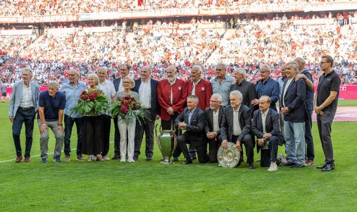 Tribute to the 1974 football world champions before the match, including Paul Breitner, Uli Hoeneß, Hans Georg Schwarzenbeck, Bulle Roth and Sepp Maier GER, FC Bayern Muenchen v SC Freiburg Football, Bundesliga, Matchday 2, Season 2024 2025, 01 09 2024 DFL DFB REGULATIONS PROHIBIT ANY USE OF PHOTOGRAPHS as IMAGE SEQUENCES and or QUASI VIDEO GER, FC Bayern Muenchen vs SC Freiburg Football, Bundesliga, Matchday 2, Season 2024 2025, 01 09 2024 Muenchen Copyright: xEibner-Pressefoto HeikexFeinerx EP_HFR
