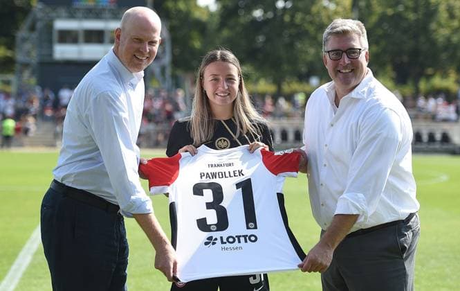 31 08 2024, xhbx, Fußball Google Pixel Frauen Bundesliga, Eintracht Frankfurt FC Carl Zeiss Jena emspor, v l Martin Blach Lotto Hessen Tanja Pawollek Eintracht Frankfurt Damen , Axel Hellmann Vorstandssprecher Eintracht Frankfurt Fussball AG DFL DFB REGULATIONS PROHIBIT ANY USE OF PHOTOGRAPHS as IMAGE SEQUENCES and or QUASI VIDEO Frankfurt am Main