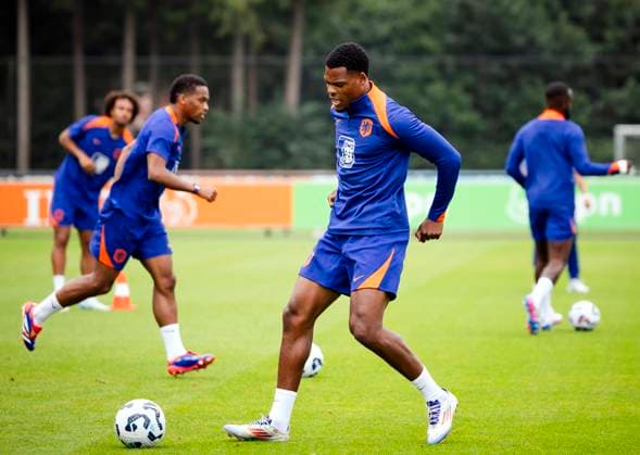 ZEIST - Denzel Dumfries during a training session of the Dutch national team, Nationalteam at the KNVB Campus on September 3, 2024 in Zeist, Netherlands. The Dutch national team is preparing for the UEFA Nations League match against Bosnia and Herzegovina. ANP SEM VAN DER WAL UEFA Nations League 2024 25 xVIxANPxSportx xxANPxIVx 507549273 originalFilename: 507549273