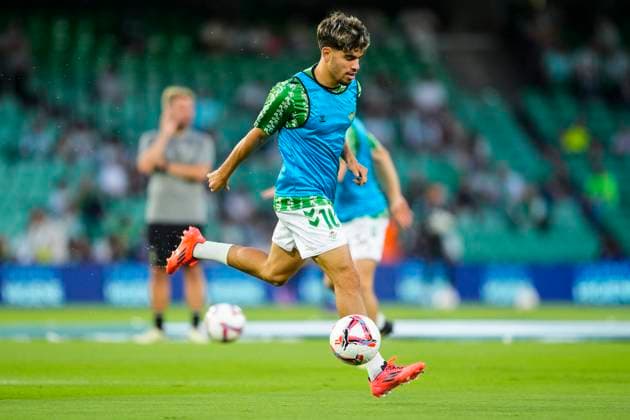 September 13, 2024, Sevilla, Sevilla, SPAIN: Abde Ezzalzouli of Real Betis warms up during the Spanish league, La Liga EA Sports, football match played between Real Betis and CD Leganes at Benito Villamarin stadium on September 13, 2024, in Sevilla, Spain. Sevilla SPAIN - ZUMAa181 20240913_zaa_a181_116 Copyright: xJoaquinxCorcherox