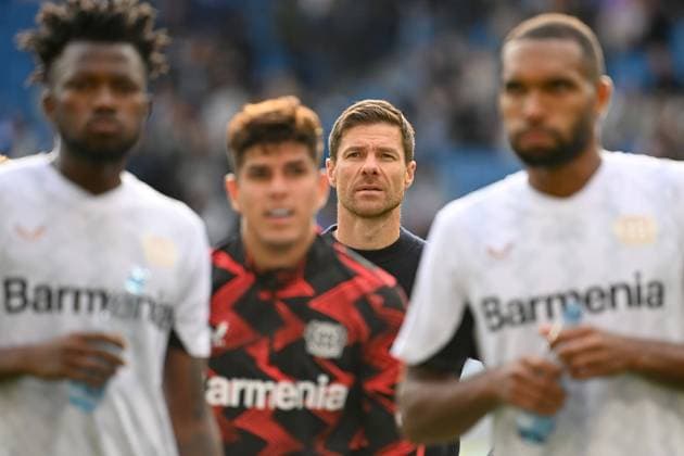 Coach Xabi ALONSO Bayer Leverkusen stands behind his players after the match Football 1 Bundesliga Season 2024 2025, Matchday 3, Matchday03 TSG 1899 Hoffenheim Bayer 04 Leverkusen 1 4 on 14 09 2024, PreZero ARENA