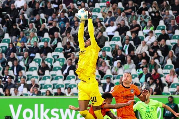 Goalkeeper Kaua Santos Eintracht Frankfurt,40 1 Soccer Bundesliga Season 2024 2025 Point Match VfL Wolfsburg vs Eintracht Frankfurt at the Volkswagen Arena in Wolfsburg Action,Soccer,Germany,Man,Men,14 09 2024