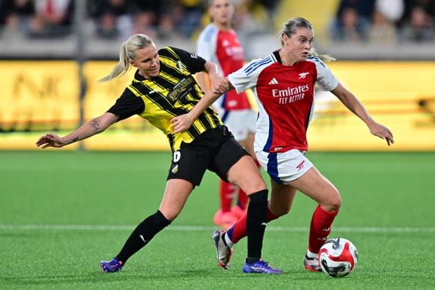GÖTEBORG, SWEDEN 20240918 Häckens Josefine Rybrink and Arsenals Alessia Russo battle for the ball during Wednesdays Champions League qualifier between BK Häcken and Arsenal WFC at Bravida Arena GÖTEBORG, SWEDEN x9200x  Copyright: xBjörnxLarssonxRosvall TTx CHAMPIONS LEAGUE HÄCKEN-ARSELNAL
