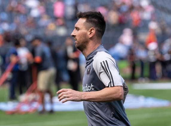 September 21, 2024, New York, New York, United States: Leo Messi (10) of Inter Miami CF warming up before regular MLS, Fussball Herren, USA season match against NYCFC at Yankee stadium in New York on September 21, 2024. Game ended in draw 1 - 1 New York United States - ZUMAr339 20240921_znp_r339_006 Copyright: xLevxRadinx