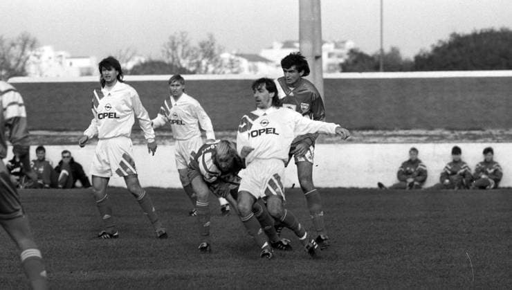 05 02 93 VfB Stuttgart AC Sparta Prague Portugal, Portimao, 05 02 1993, Football, Bundesliga, Test match, VfB Stuttgart AC Sparta Prague v l Alexander Strehmel VfB Stuttgart , Jiri Nemec AC Sparta Prague , Slobodan Dubajic VfB Stuttgart