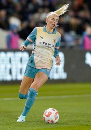 Manchester, England, 26th September 2024. Chloe Kelly of Manchester City during the UEFA Womens Champions League match at the Academy Stadium, Manchester. Picture credit should read: Andrew Yates Sportimage EDITORIAL USE ONLY. No use with unauthorised audio, video, data, fixture lists, club league logos or live services. Online in-match use limited to 120 images, no video emulation. No use in betting, games or single club league player publications. SPI-3335-0074