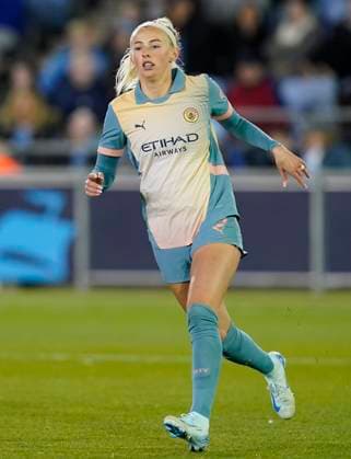 Manchester, England, 26th September 2024. Chloe Kelly of Manchester City during the UEFA Womens Champions League match at the Academy Stadium, Manchester. Picture credit should read: Andrew Yates Sportimage EDITORIAL USE ONLY. No use with unauthorised audio, video, data, fixture lists, club league logos or live services. Online in-match use limited to 120 images, no video emulation. No use in betting, games or single club league player publications. SPI-3335-0086
