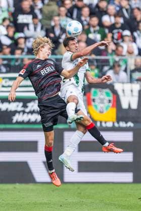 Joe Scally Borussia Moenchengladbach, 29 in duel with Tom Rothe Union Berlin, 15 Moenchengladbach, Soccer 1 Bundesliga 5 Matchday, Matchday 5, Borussia Moenchengladbach 1 FC Union Berlin, 28 09 2024, Borussia Park, Moenchengladbach DFL regulations prohibit any use of photographs as image sequences and or quasi video Â