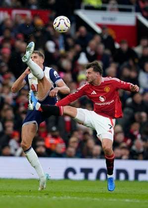 Manchester, England, 29th September 2024. Micky van de Ven of Tottenham and Mason Mount of Manchester United, ManU during the Premier League match at Old Trafford, Manchester. Picture credit should read: Andrew Yates Sportimage EDITORIAL USE ONLY. No use with unauthorised audio, video, data, fixture lists, club league logos or live services. Online in-match use limited to 120 images, no video emulation. No use in betting, games or single club league player publications. SPI-3344-0067