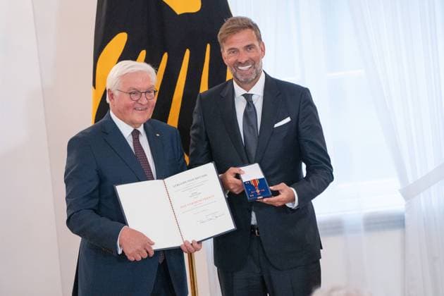 Award ceremony Federal President awards the Order of Merit of the Federal Republic of Germany to a total of 28 citizens on 1 October 2024 to mark the Day of German Unity Federal President Frank Walter Steinmeier honors soccer coach Jürgen Klopp Award ceremony Federal President awards the Order of Merit of the Federal Republic of Germany to a total of 28 citizens on 1 October 2024 to mark the Day of German Unity , Berlin Berlin Germany Schloss Bellevue