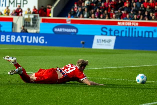 Mikkel Kaufmann FC Heidenheim, 29 , GER, FC Heidenheim vs RB Leipzig, Football, Bundesliga, Matchday 6, Season 2024 2025, 06 10 2024, DFL regulations prohibit any use of photographs as image sequences and or quasi video, Eibner Pressefoto Sascha Walther GER, FC Heidenheim vs RB Leipzig, Football, Bundesliga, Matchday 6, Season 2024 2025, 06 10 2024 Heidenheim Copyright: xEibner-Pressefotox EP_EER