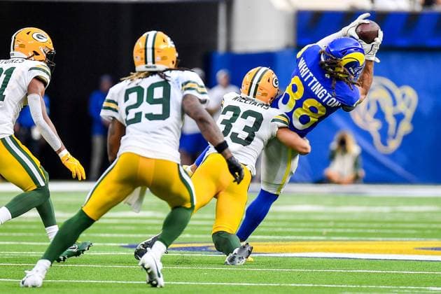 NFL, American Football Herren, USA 2024: Packers vs Rams OCT 06 October 6, 2024 Inglewood, CA.Los Angeles Rams wide receiver Jordan Whittington (88) makes the catch in front of Green Bay Packers safety Evan Williams (33) in action in the fourth quarter during the NFL football game. Green Bay Packers vs. Los Angeles Rams.Mandatory Photo Credit: Louis Lopez Cal Media (Credit Image: Â Louis Lopez Cal Sport Media) Inglewood California United States of America EDITORIAL USE ONLY Copyright: xx ZUMA-20241006_zma_c04_116.jpg LouisxLopezx csmphotothree303403