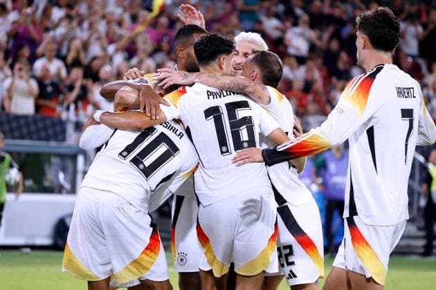 WIRTZ Florian Team Germany cheers after his goal with MUSIALA Jamal and PAVLOVIC Aleksandar UEFA Nations League 2025 match Germany Hungary 5 0 on 07 09 2024 in Duesseldorf DFL REGULATIONS PROHIBIT ANY USE OF PHOTOGRAPHS as IMAGE SEQUENCES and or QUASI VIDEO Copyright: xLacixPerenyix