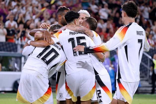 WIRTZ Florian Team Germany cheers after his goal with MUSIALA Jamal and PAVLOVIC Aleksandar UEFA Nations League 2025 match Germany Hungary 5 0 on 07 09 2024 in Duesseldorf DFL REGULATIONS PROHIBIT ANY USE OF PHOTOGRAPHS as IMAGE SEQUENCES and or QUASI VIDEO Copyright: xLacixPerenyix