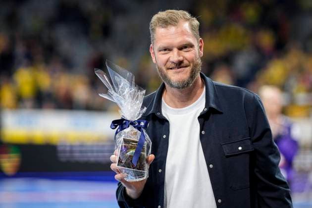 Johannes Bitter Jogi Bitter, Goalkeeper, Hamburg, 1 is said goodbye in the hall, farewell, single picture, single photo, action, action, 07 10 2024, Mannheim Germany , Handball, Bundesliga, Rhein Neckar Löwen Handball Sport Verein Hamburg xozx