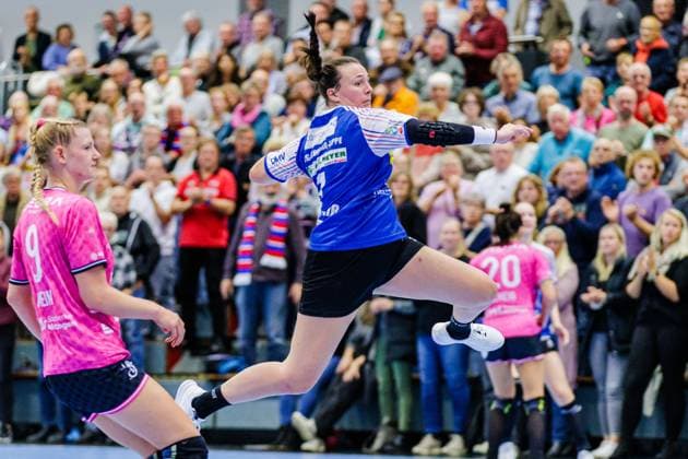 Diana Doegg Magnusdottir HSG Blomberg Lippe, 07 in goal throw GER, HSG Blomberg Lippe vs TuS Metzingen, Handball, 1 Bundesliga Women, Matchday 4, Season 2024 2025, 09 10 2024 GER, HSG Blomberg Lippe vs TuS Metzingen, Handball, 1 Bundesliga Women, Matchday 4, Season 2024 2025, 09 10 2024 Blomberg Copyright: xEibner-Pressefotox xJanxRollingerx EP_JSK