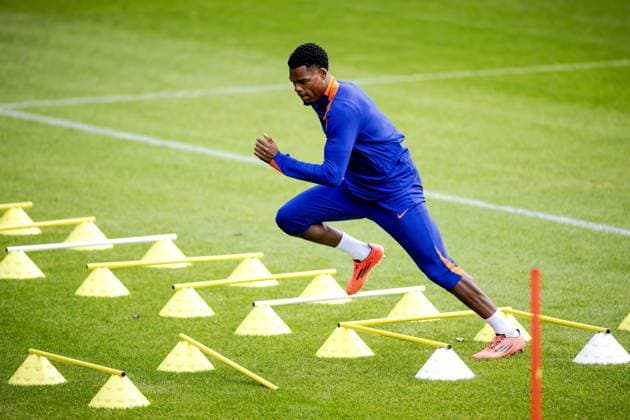 ZEIST - Denzel Dumfries during a training session of the Dutch national team, Nationalteam at the KNVB Campus on Oct. 10, 2024 in Zeist, Netherlands. The Dutch national team prepares for the UEFA Nations League duel against Hungary. ANP ROBIN VAN LONKHUIJSEN UEFA Nations League 2024 25 xVIxANPxSportx xxANPxIVx 510514793 originalFilename: 510514793