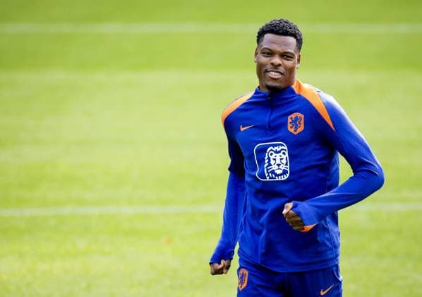 ZEIST - Denzel Dumfries during a training session of the Dutch national team, Nationalteam at the KNVB Campus on Oct. 10, 2024 in Zeist, Netherlands. The Dutch national team prepares for the UEFA Nations League duel against Hungary. ANP ROBIN VAN LONKHUIJSEN UEFA Nations League 2024 25 xVIxANPxSportx xxANPxIVx 510517232 originalFilename: 510517232