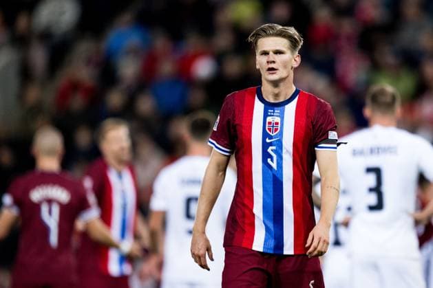 241010 David Moller Wolfe of Norway during the Nations League football match between Norway and Slovenia on October 10, 2024 in Oslo Photo Vegard Grott BILDBYRAN kod VG VG0670 bbeng fotboll football soccer fotball nations league landskamp norge norway slovenien slovenia  Copyright: VEGARDxGRoTT BB241010VG035
